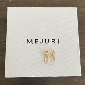 Mejuri Emerald Cut Gemstone Hoop Charms (2)